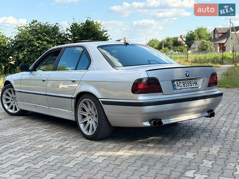 Фото BMW 7 Series з оголошення AUTO.RIA