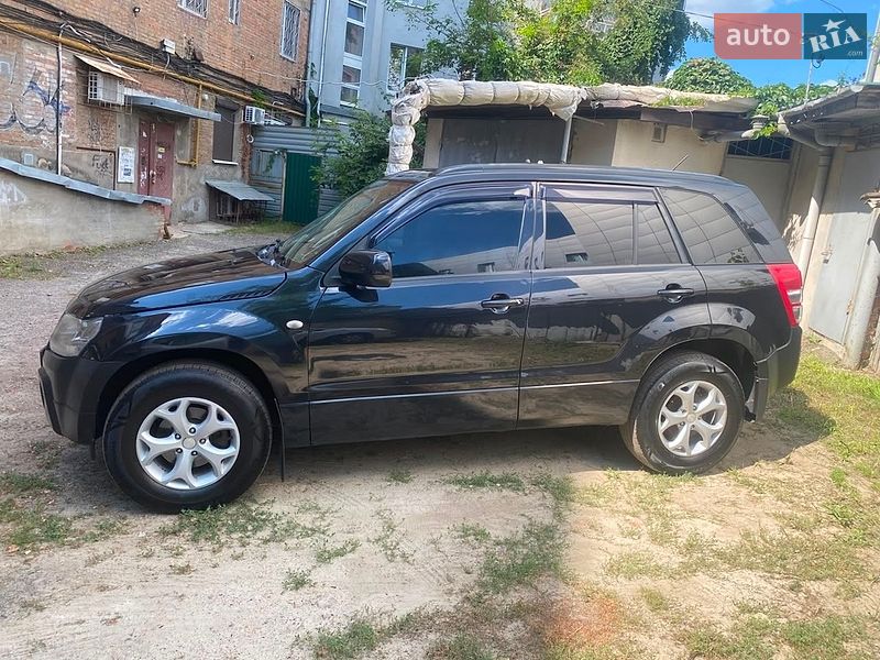 Фото Suzuki Grand Vitara з оголошення AUTO.RIA