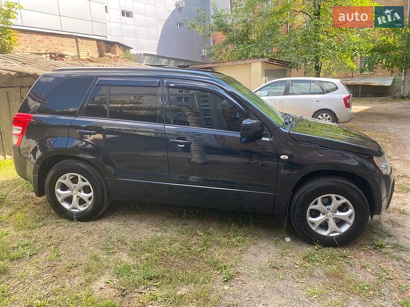 Фото Suzuki Grand Vitara з оголошення AUTO.RIA
