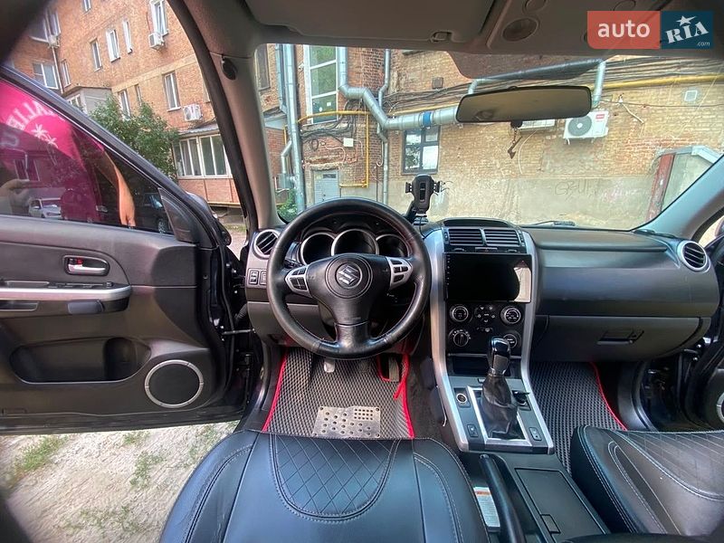 Фото Suzuki Grand Vitara з оголошення AUTO.RIA