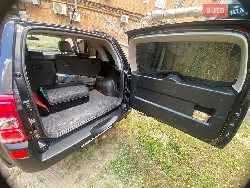 Фото Suzuki Grand Vitara з оголошення AUTO.RIA