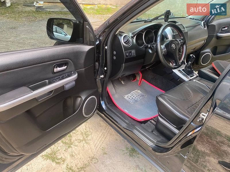 Фото Suzuki Grand Vitara з оголошення AUTO.RIA