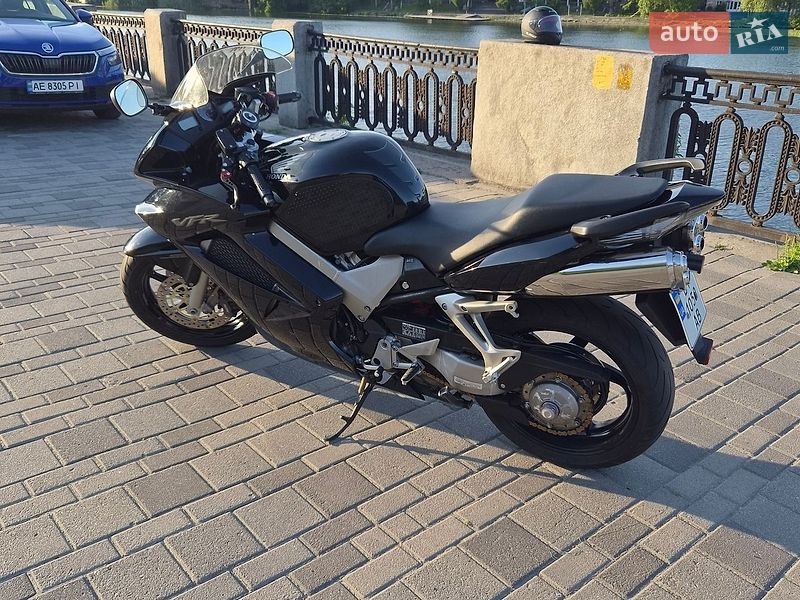 Фото Honda VFR 800 VTEC з оголошення AUTO.RIA