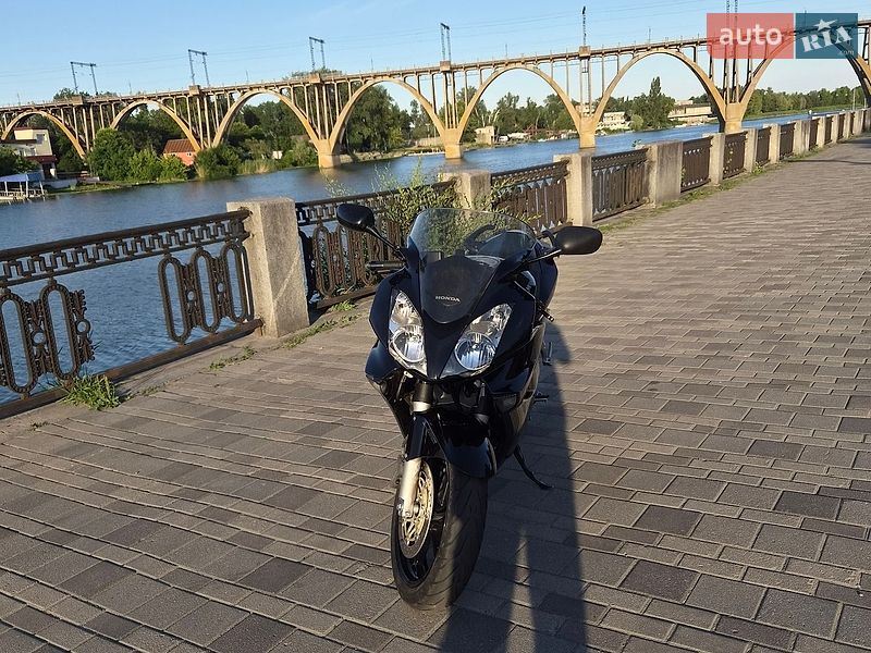 Фото Honda VFR 800 VTEC з оголошення AUTO.RIA