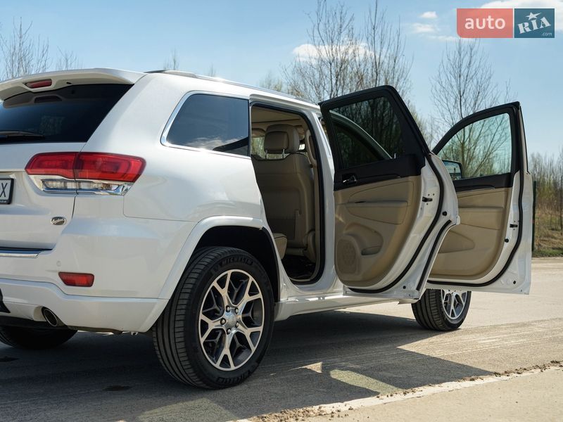 Фото Jeep Grand Cherokee з оголошення AUTO.RIA