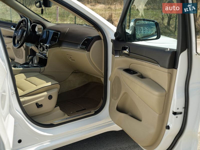 Фото Jeep Grand Cherokee з оголошення AUTO.RIA