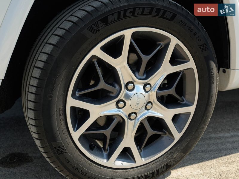 Фото Jeep Grand Cherokee з оголошення AUTO.RIA