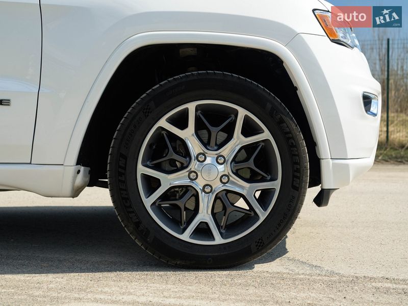 Фото Jeep Grand Cherokee з оголошення AUTO.RIA