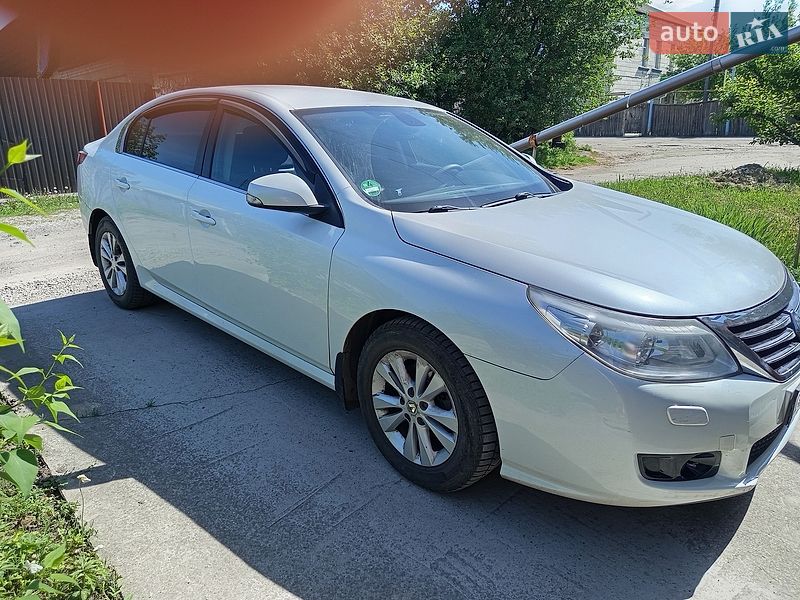 Фото Renault Latitude з оголошення AUTO.RIA