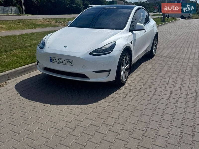 Фото Tesla Model Y з оголошення AUTO.RIA