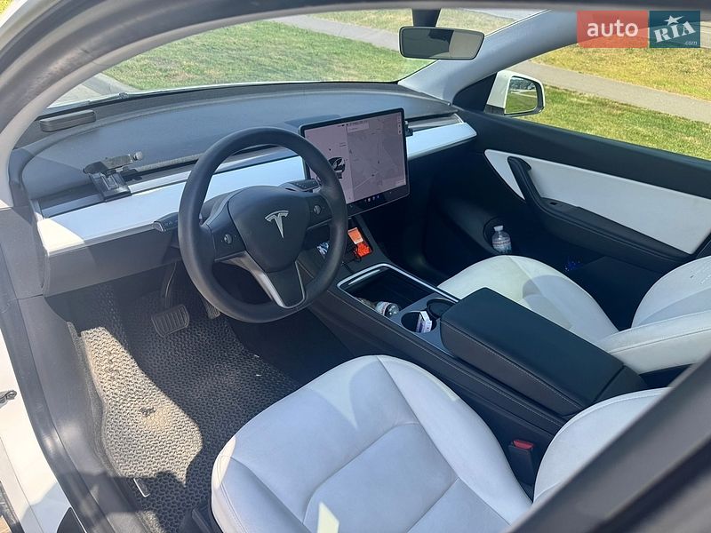 Фото Tesla Model Y з оголошення AUTO.RIA