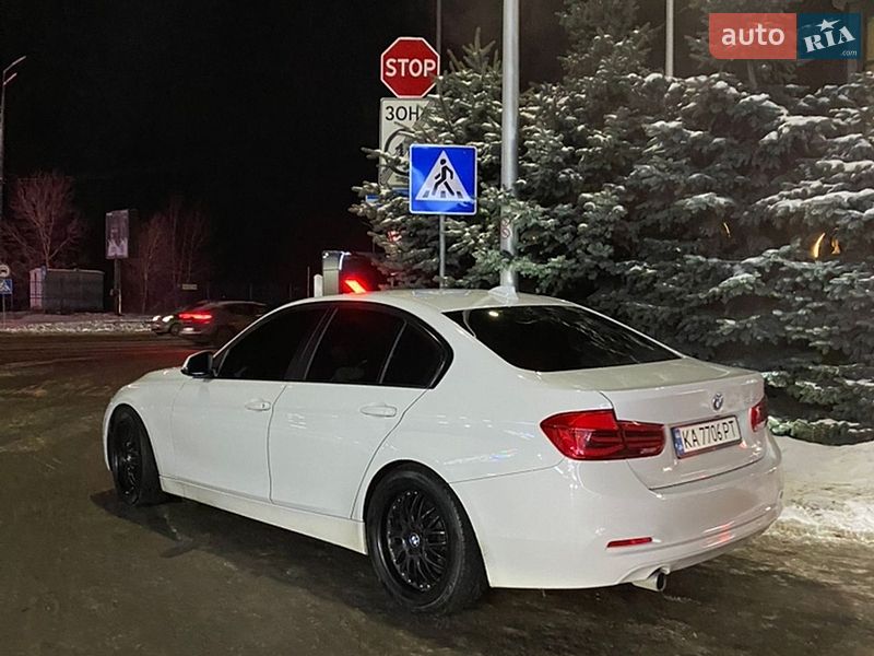 Фото BMW 3 Series з оголошення AUTO.RIA