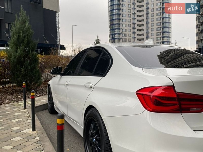 Фото BMW 3 Series з оголошення AUTO.RIA