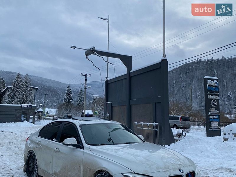 Фото BMW 3 Series з оголошення AUTO.RIA