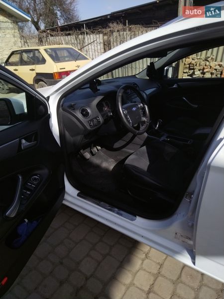 Фото Ford Mondeo з оголошення AUTO.RIA