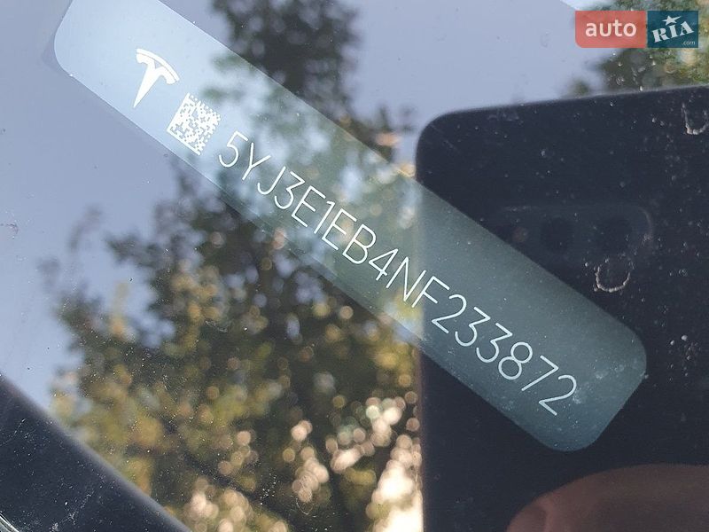 Фото Tesla Model 3 з оголошення AUTO.RIA