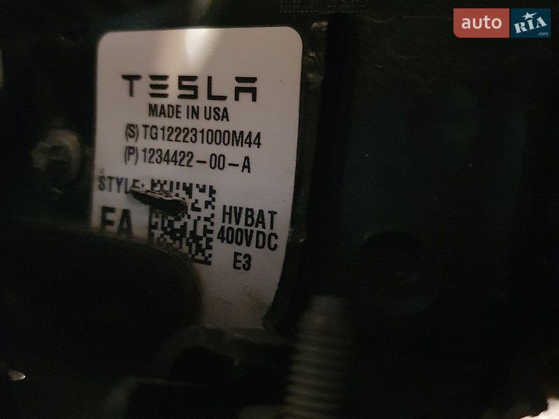 Фото Tesla Model 3 з оголошення AUTO.RIA