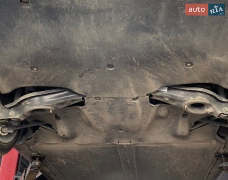 Фото Tesla Model 3 з оголошення AUTO.RIA