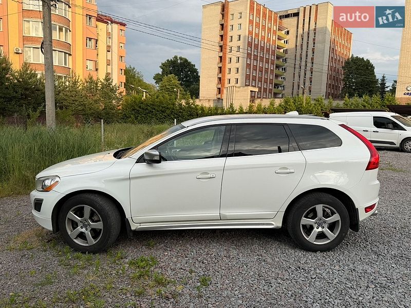 Фото Volvo XC60 з оголошення AUTO.RIA