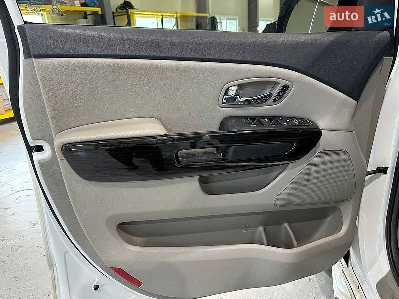 Фото Kia Carnival з оголошення AUTO.RIA