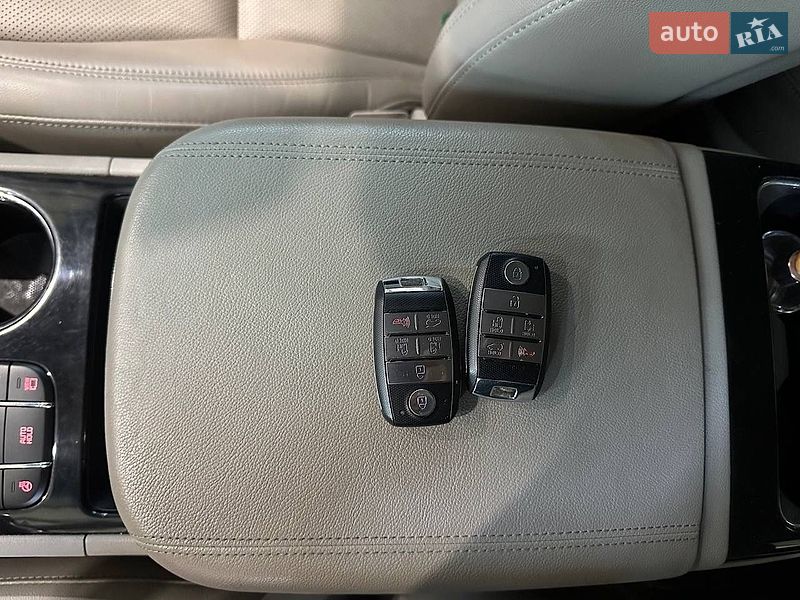 Фото Kia Carnival з оголошення AUTO.RIA