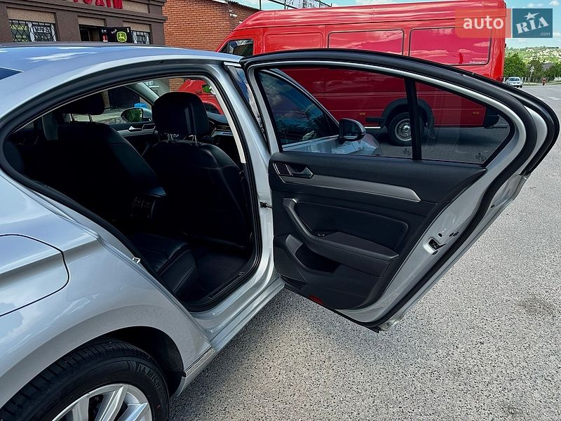 Фото Volkswagen Passat з оголошення AUTO.RIA