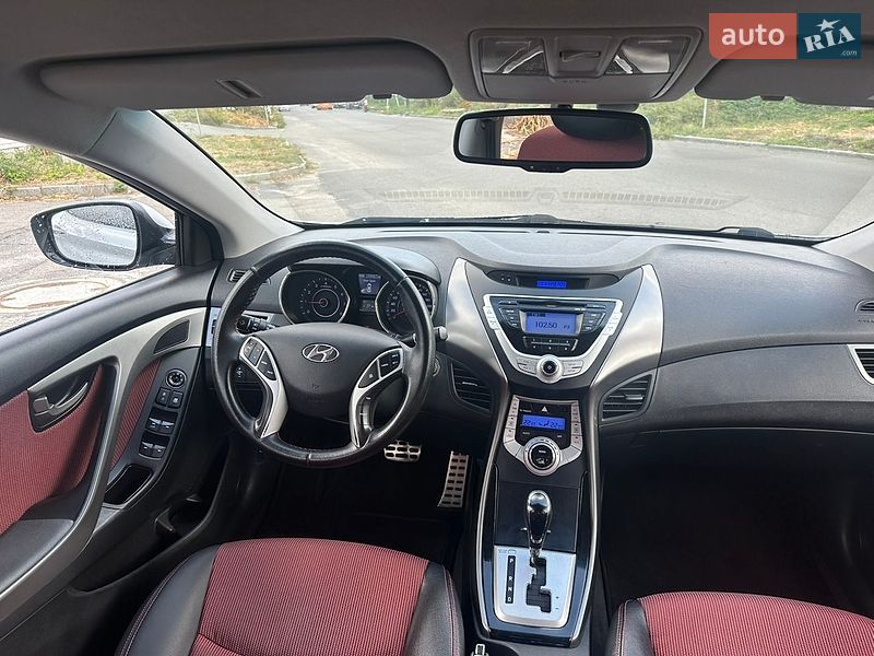 Фото Hyundai Elantra з оголошення AUTO.RIA