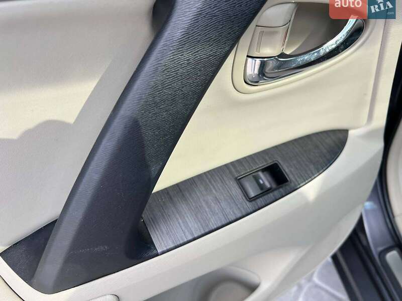 Фото Toyota Avensis з оголошення AUTO.RIA