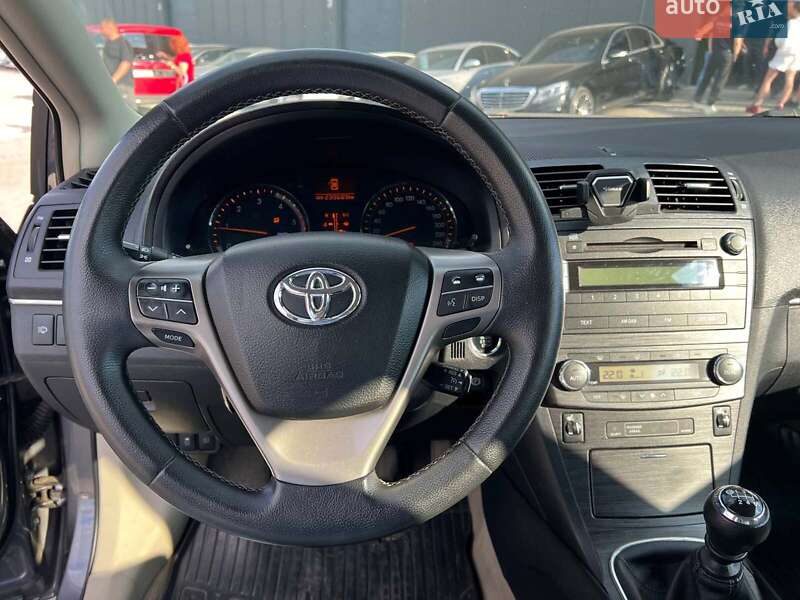 Фото Toyota Avensis з оголошення AUTO.RIA