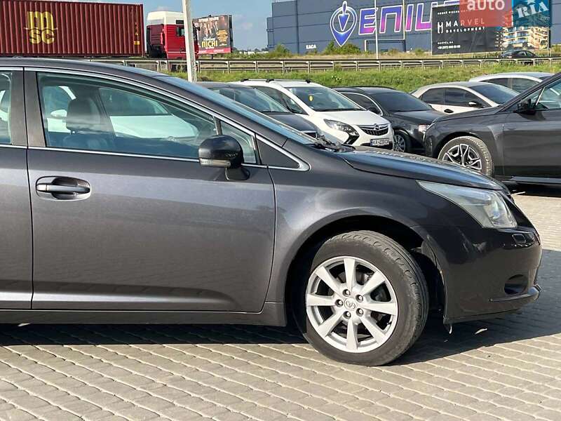 Фото Toyota Avensis з оголошення AUTO.RIA