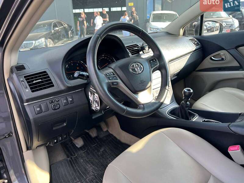 Фото Toyota Avensis з оголошення AUTO.RIA