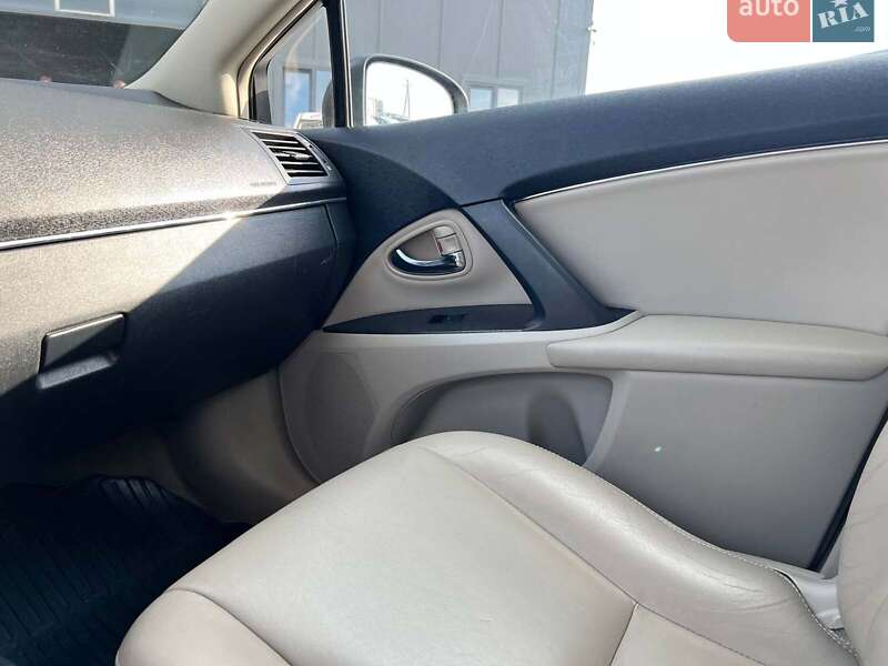 Фото Toyota Avensis з оголошення AUTO.RIA