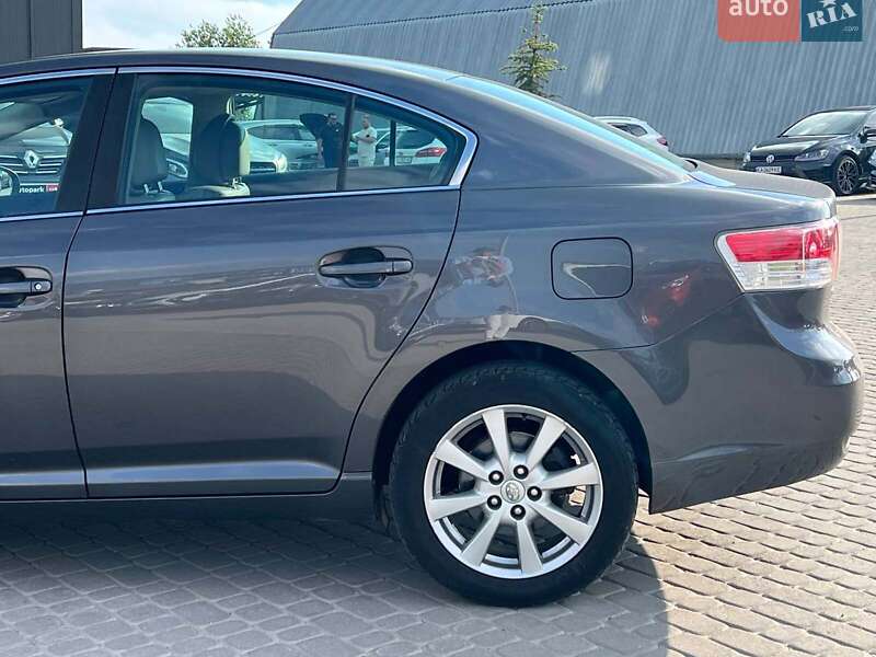 Фото Toyota Avensis з оголошення AUTO.RIA