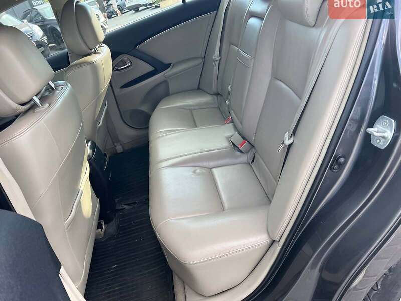 Фото Toyota Avensis з оголошення AUTO.RIA