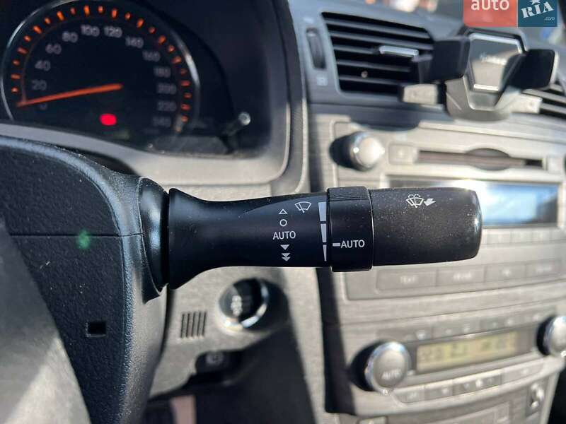 Фото Toyota Avensis з оголошення AUTO.RIA