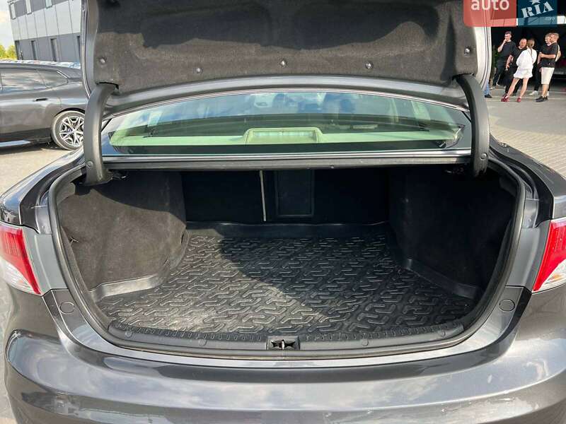 Фото Toyota Avensis з оголошення AUTO.RIA