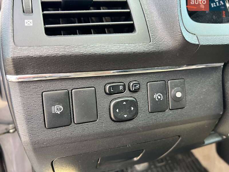 Фото Toyota Avensis з оголошення AUTO.RIA