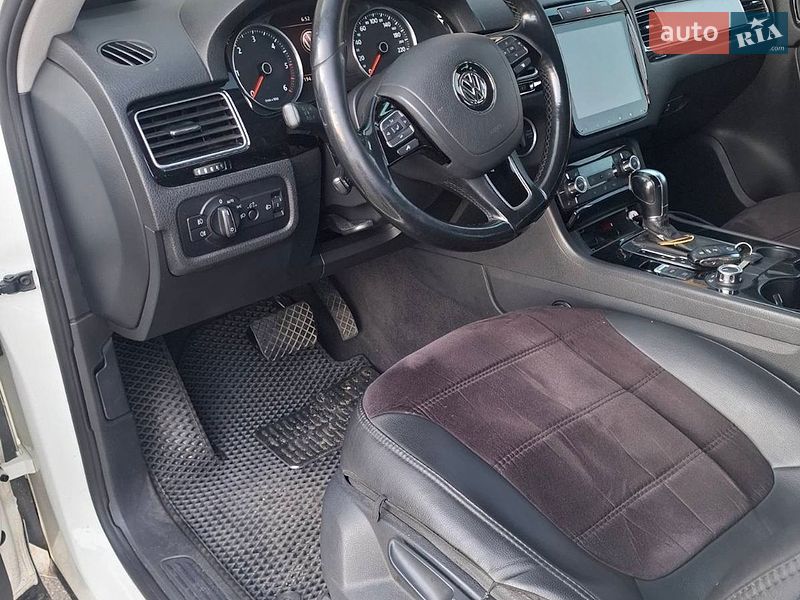 Фото Volkswagen Touareg з оголошення AUTO.RIA