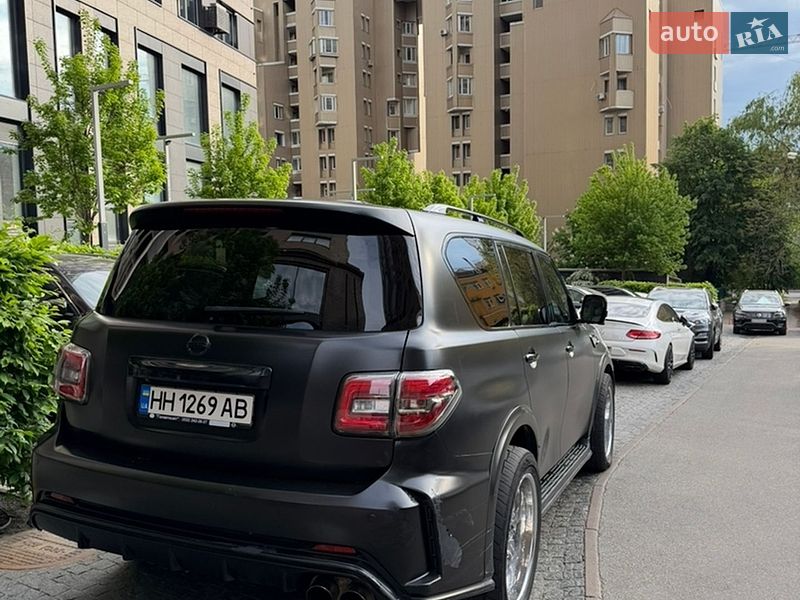 Фото Nissan Patrol з оголошення AUTO.RIA
