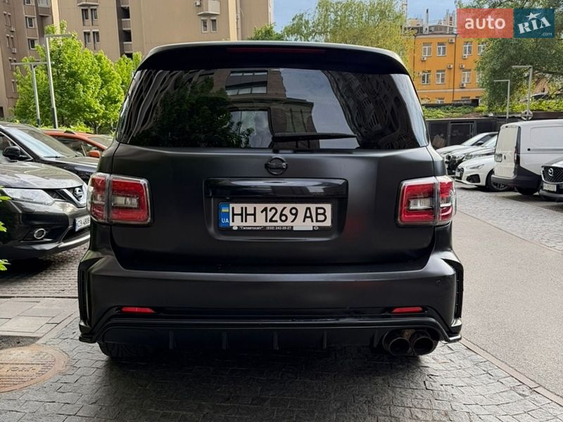 Фото Nissan Patrol з оголошення AUTO.RIA