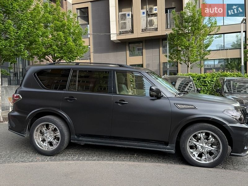 Фото Nissan Patrol з оголошення AUTO.RIA