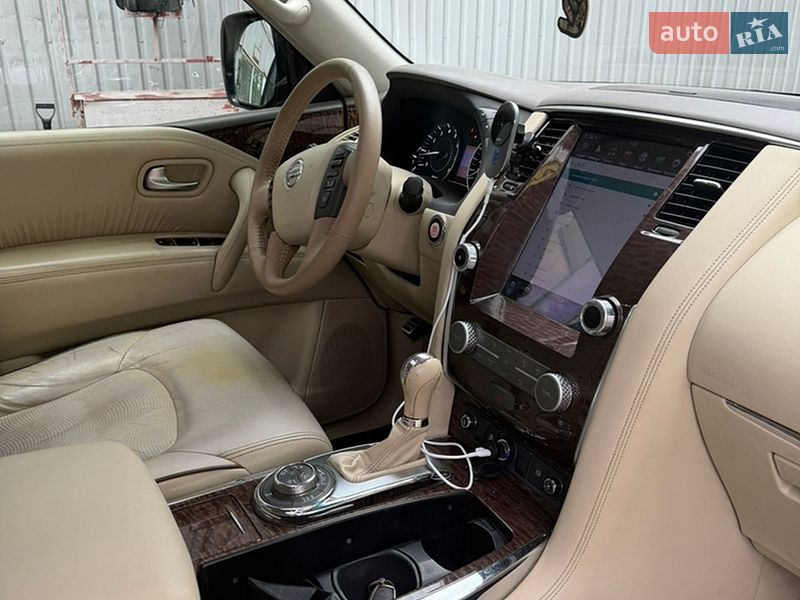 Фото Nissan Patrol з оголошення AUTO.RIA