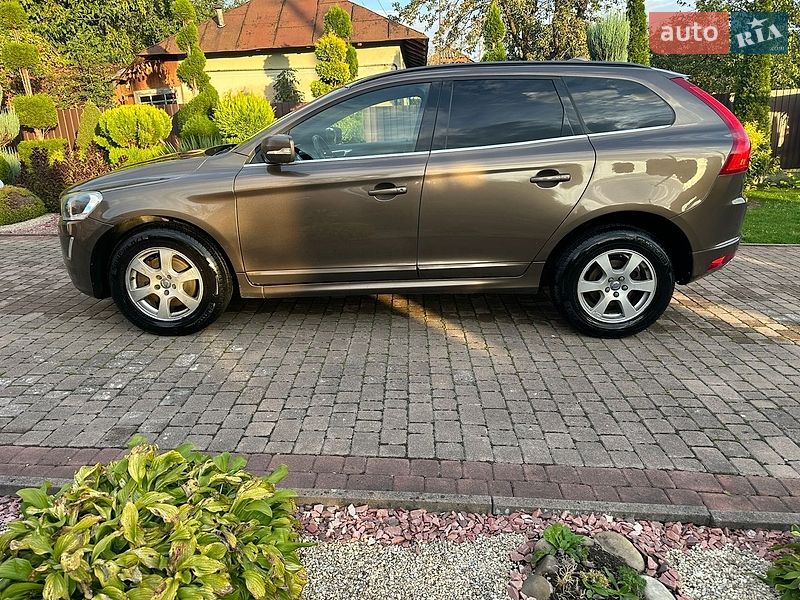 Фото Volvo XC60 з оголошення AUTO.RIA