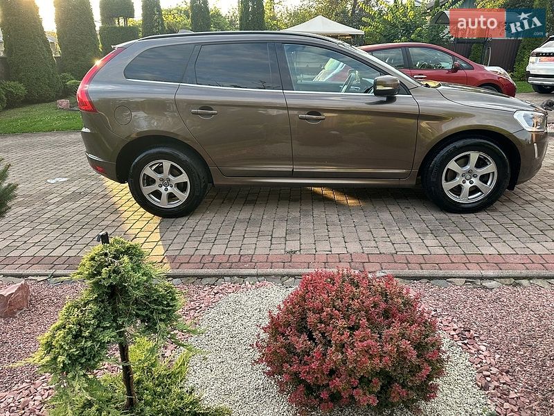 Фото Volvo XC60 з оголошення AUTO.RIA