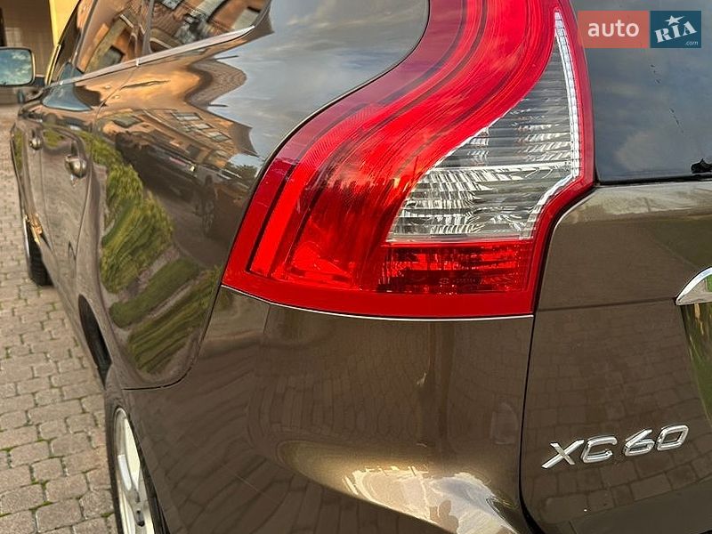 Фото Volvo XC60 з оголошення AUTO.RIA