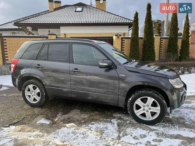 Фото Suzuki Grand Vitara з оголошення AUTO.RIA