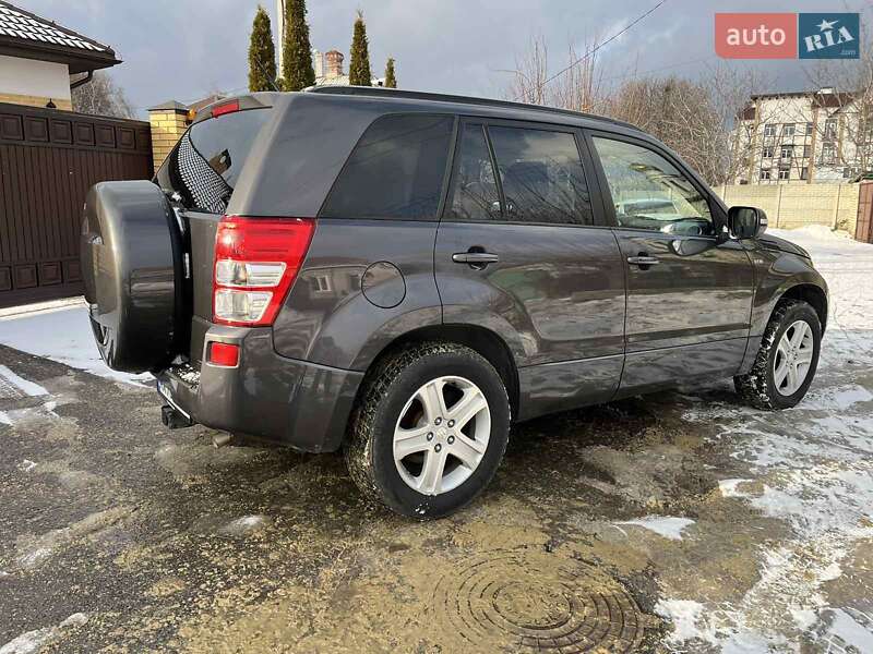 Фото Suzuki Grand Vitara з оголошення AUTO.RIA