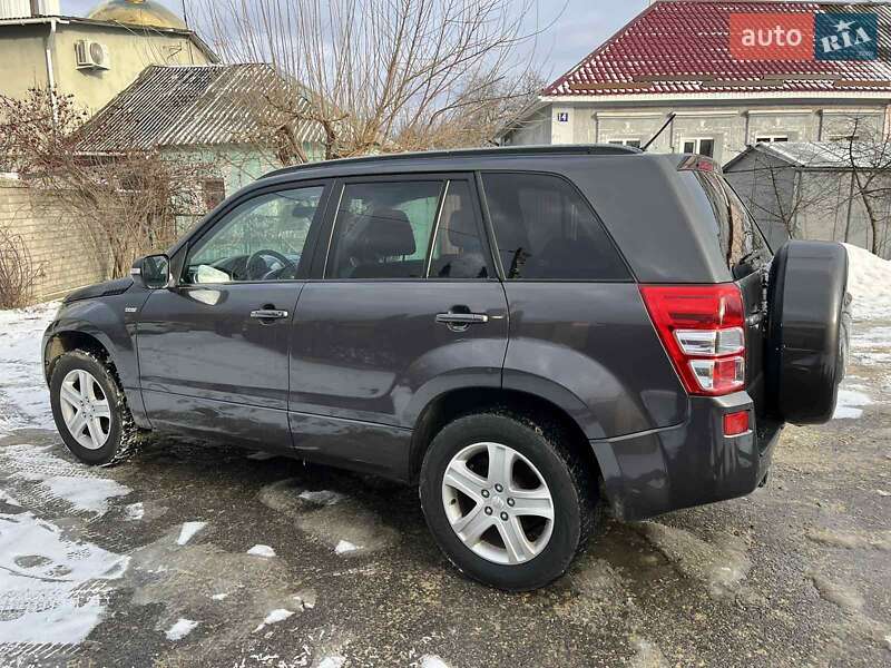 Фото Suzuki Grand Vitara з оголошення AUTO.RIA