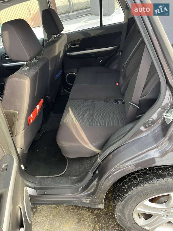 Фото Suzuki Grand Vitara з оголошення AUTO.RIA