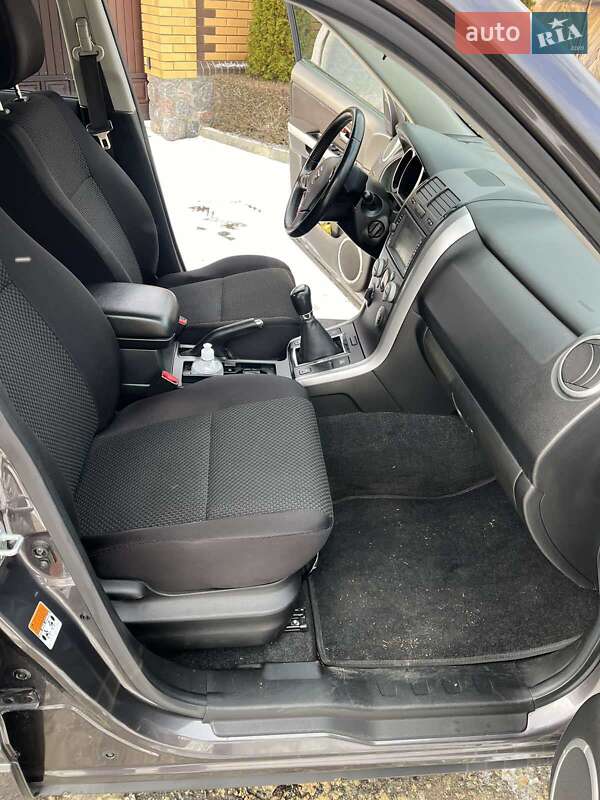Фото Suzuki Grand Vitara з оголошення AUTO.RIA